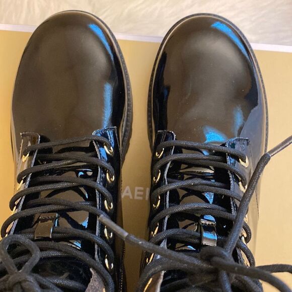 NIB Michael Kors Alistair Lace-Up Lug Sole Combat Booties 💕 - Size 9.5 - Picture 13 of 14
